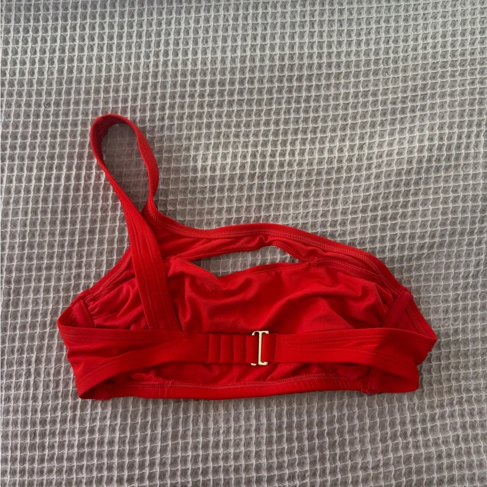 Xhilaration Red One-Shoulder Bikini Top - Picture 2 of 3